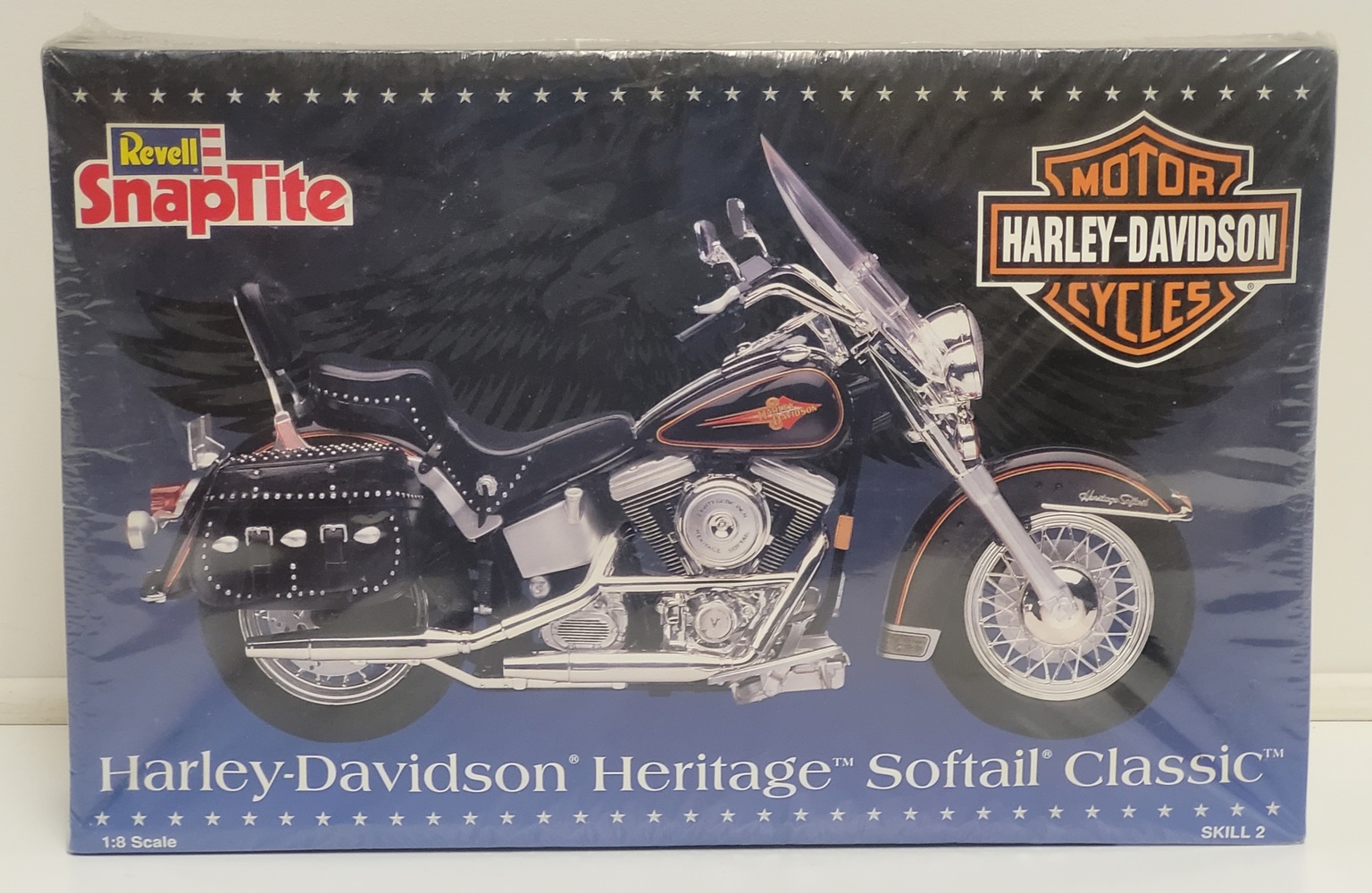 Revell Snaptite Harley Davidson Heritage Softail Classic Model