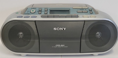 SONY CFD-S01 CD AND CASSETTE PLAYER 