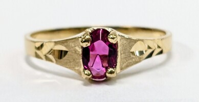 10 Karat Yellow Gold and Pink Non-Diamond Ring - Size 6.25