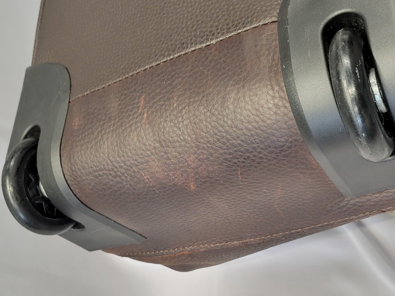 Gene Simmons Money Bags Leather Rolling Duffel Bag with Strap Avenue