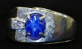 10 Karat White Gold Non-Diamond Blue Stone Ring - Size 9.25