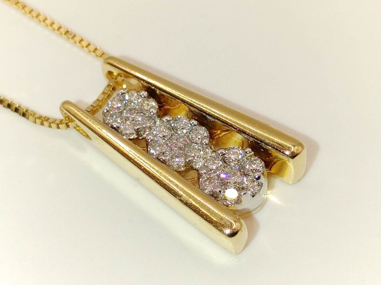 Lady's 14 Karat Yellow Gold Necklace with Diamond Charm