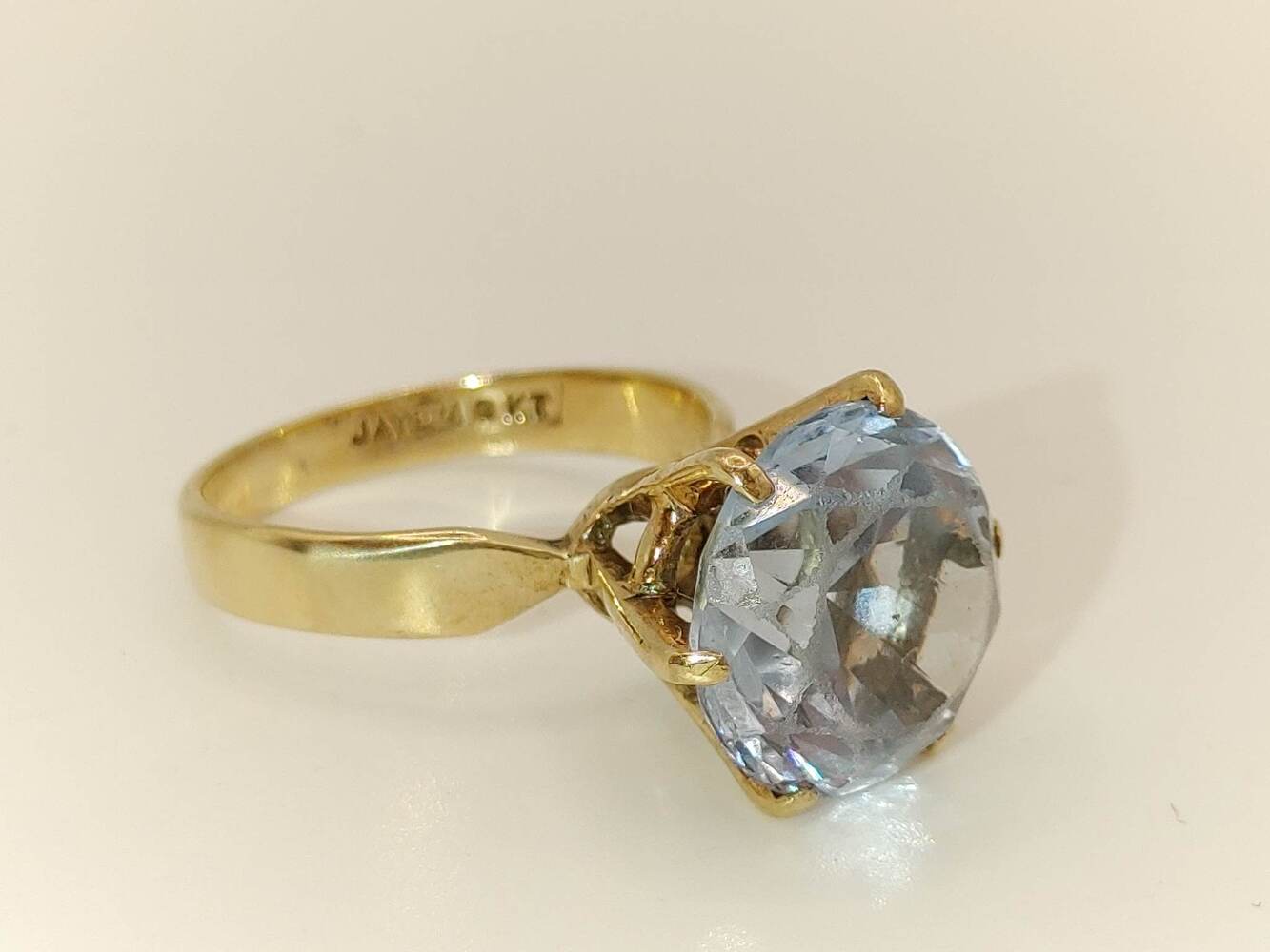 Large Blue Stone 10 Karat Yellow Gold Ring