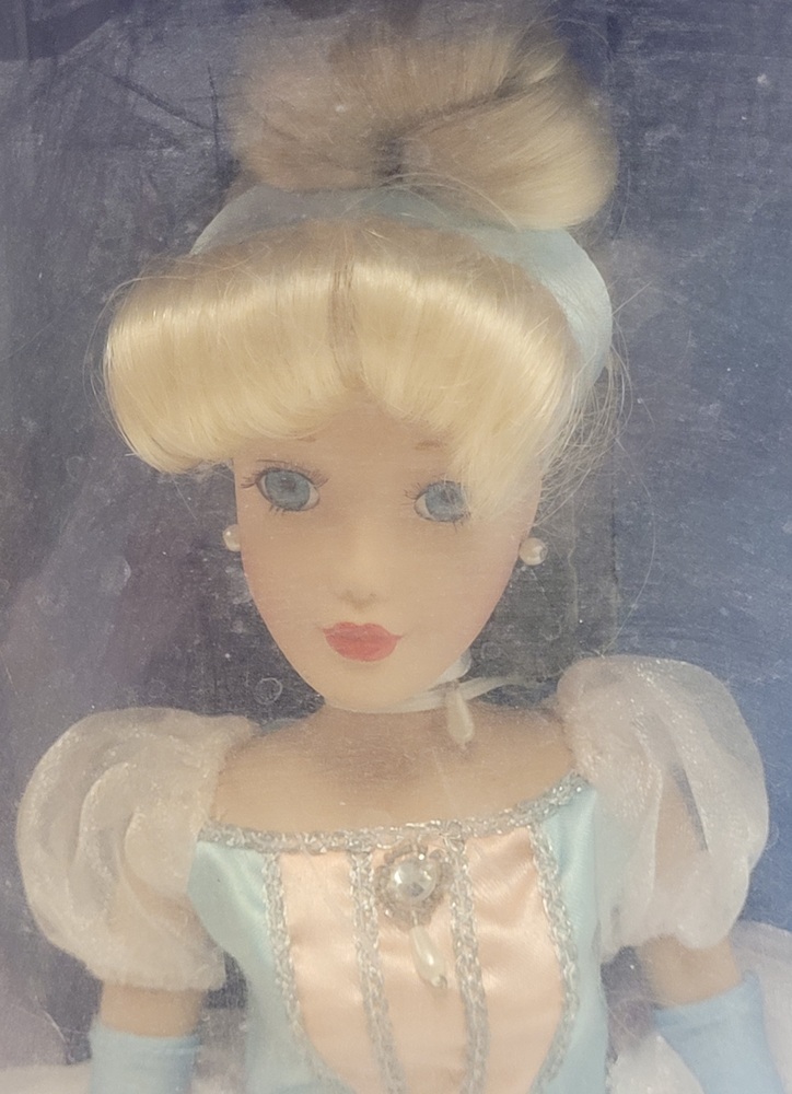 BRASS KEY KEEPSAKES "CINDERELLA" 1603 Avenue Shop Swap & Sell