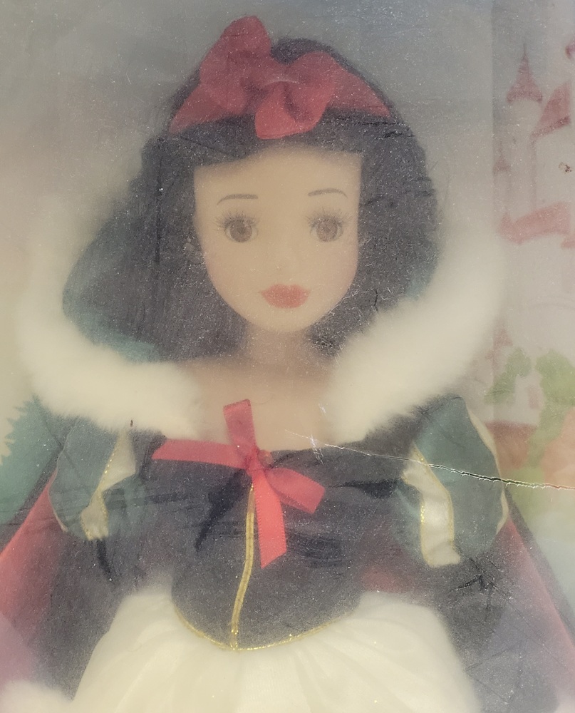 BRASS KEY KEEPSAKES "SNOW WHITE" 2400 Avenue Shop Swap & Sell