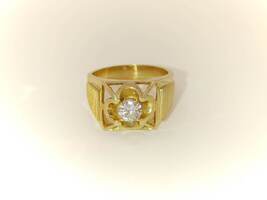 Men's 14 Karat Yellow Gold Solitaire Diamond Ring 