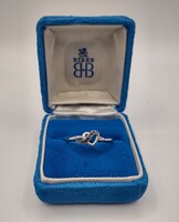 10k White Gold Heart Ring With Black Stones and A Diamond Accent Sz. 9.25