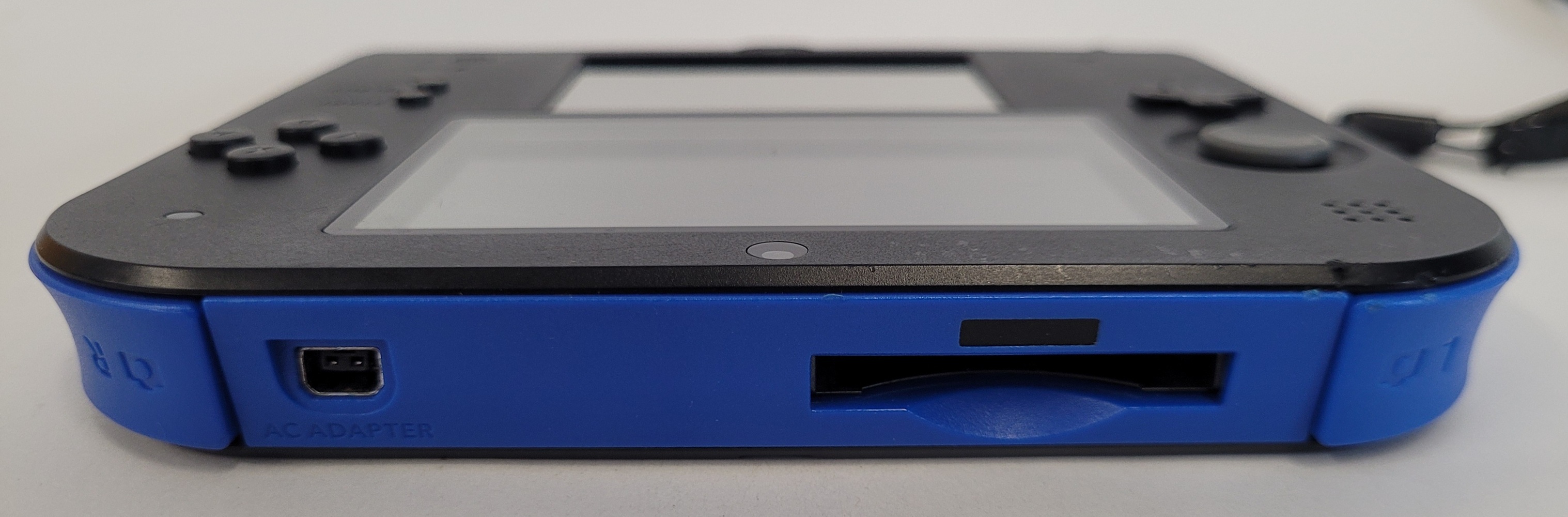 NINTENDO 2DS CONSOLE + CHARGER (FTR001) Avenue Shop Swap & Sell