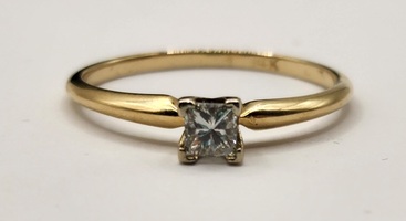 14k Yellow Gold Diamond Solitaire Ring Size 7