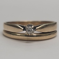 10 Karat Yellow Gold Wedding Ring Set - Size: 6.5