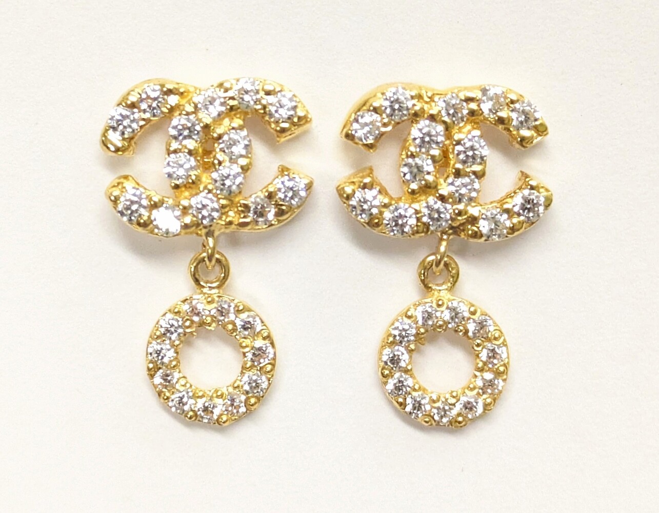 18 Karat Yellow Gold and Non-Diamond Clear Round Stone Drop Style Earrings