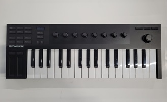 Native Instruments Komplete Kontrol M32 Micro-Sized Keyboard Controller