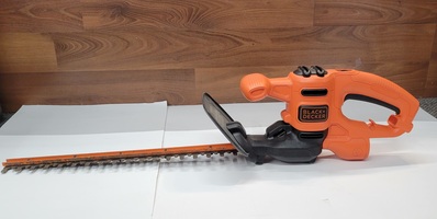 Black & Decker 3.2A 17" Electric Hedge Trimmers