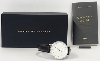 Daniel Wellington B32S6 Womens Wrist Watch with Box, Manual, and Band tool 