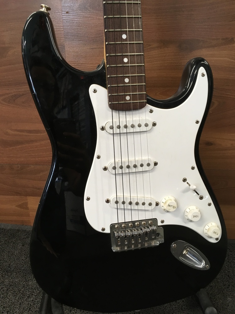 Fender Stratocaster Цена