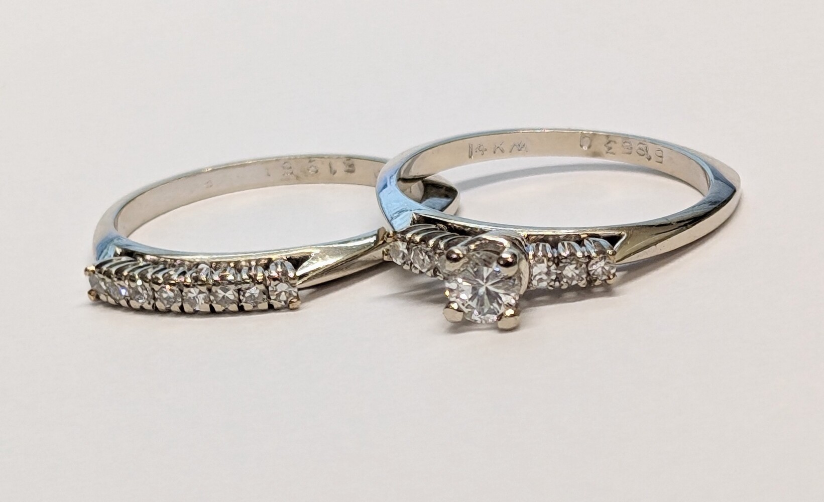 14 Karat White Gold And Diamonds Wedding Set Bands Rings - Size #6 - 0.35 T.C.W.