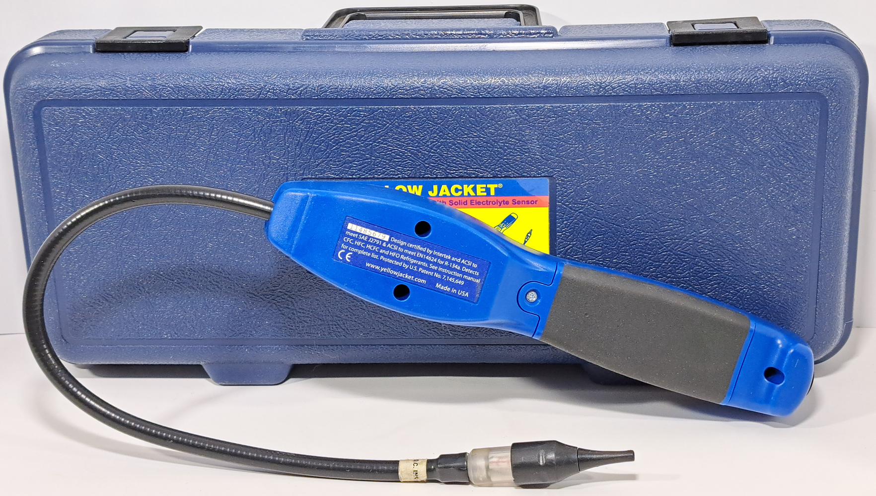 Yellow Jacket ACCUPROBE UV Handheld Leak Detector 69336 with Case