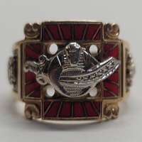 Vintage 10 Karat Yellow Gold Masonic Crescent Star Sword Ring - Size: 9.25