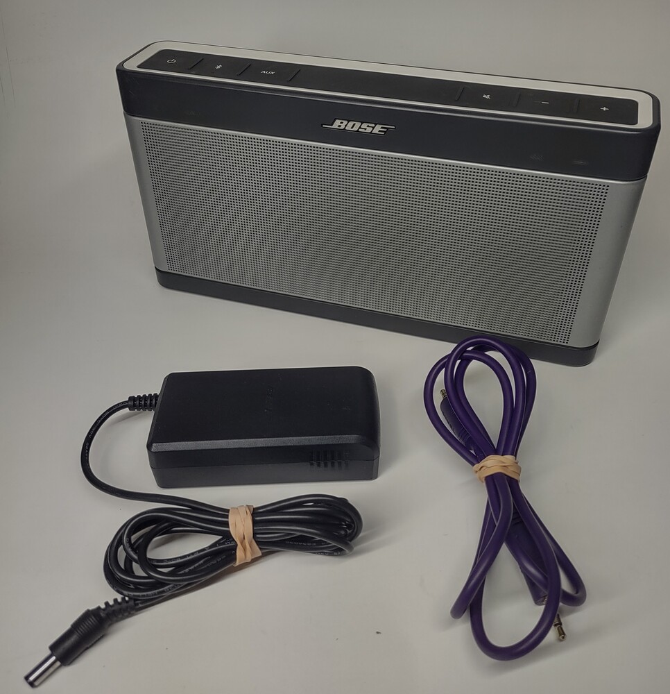 Bose SoundLink Bluetooth Speaker III with Charger and Aux Cords