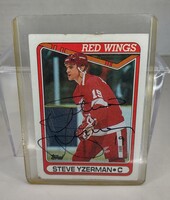 Signed Steve Yzerman #19 Detroit Red Wings Topps Card #222