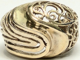 10 Karat Yellow Gold Wavy Filigree Design - Size: 6.5