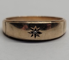 10 Karat Yellow Gold Men's Diamond Band Ring - Size: 14