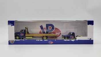 M2 Machines 1968 Chevrolet C60 Truck 1976 GMC Sierra Grande 15 Die Cast Truck