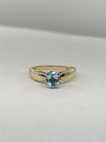 10K Yellow Gold Blue Gem Solitare Ring Size 6.75