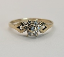 10 Karat Yellow Gold Delicate Diamond Cluster Ring