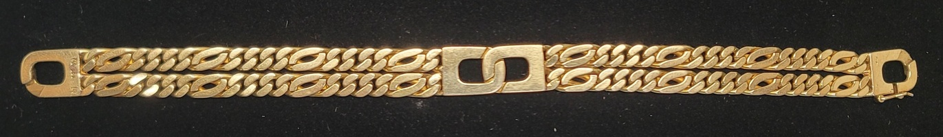14 Karat Yellow Gold Double Figaro Style Bracelet - Size: 9-inch