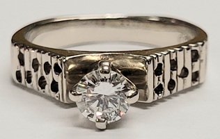14 Karat White Gold Diamond Solitaire Ring - Size: 5