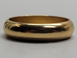 18 Karat Yellow Gold 5mm Plain Band Ring - Size: 8
