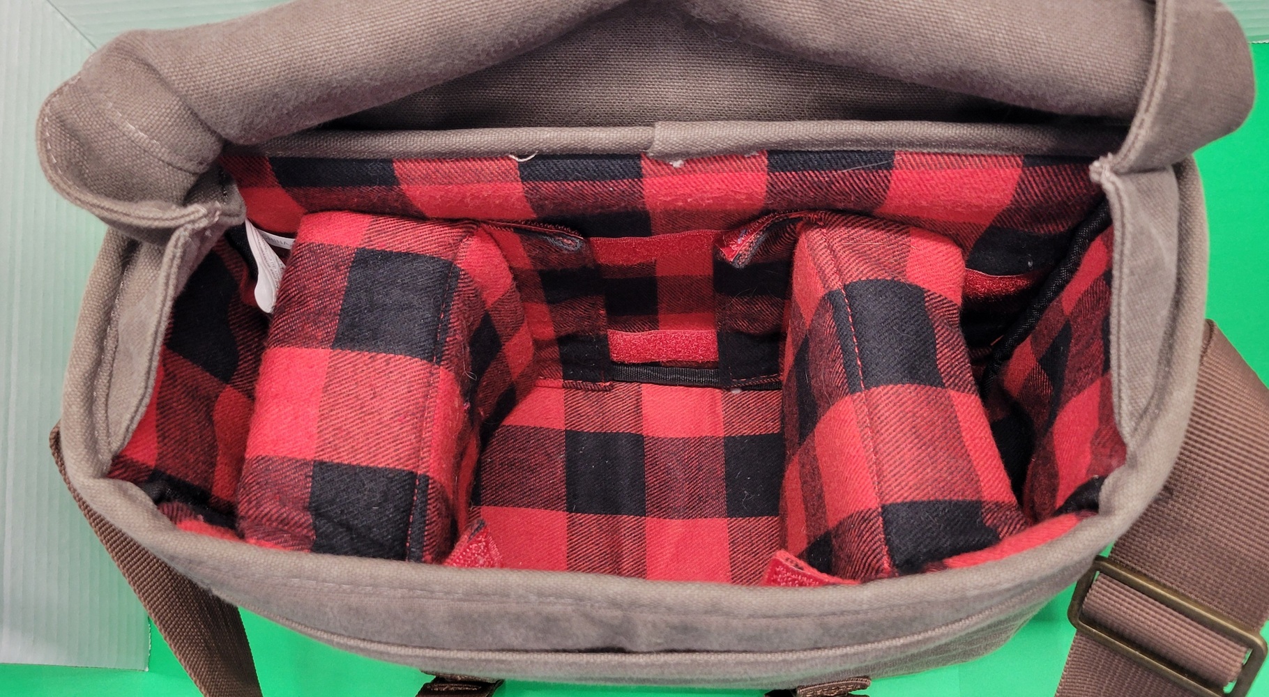Roots 73 Flannel Collection Messenger Digital SLR Camera Bag Avenue Shop Swap Sell