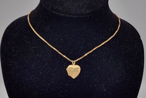 10K Yellow Gold Patterned Heart Locket Charm