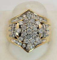 10 Karat Yellow Gold Three Piece 0.75ctw Diamond Ring Set