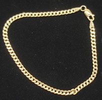 14 Karat Yellow Gold Curb Bracelet - Size: 7.5-inch