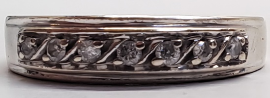 10 Karat White Gold Diamond Engagement Ring - Size: 3.75
