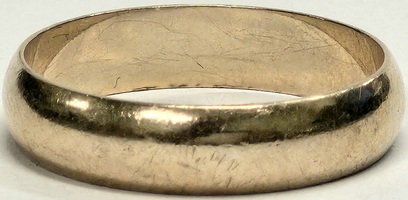 10 Karat Yellow Gold 5mm Plain Band Ring - Size: 9.5