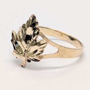 10 Karat Yellow Gold Ring Size #5.75 Rustic Leaf