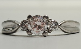 18 Karat White Gold 0.62ct Diamond Engagement Ring - Size: 9