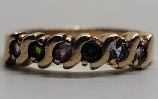 10 Karat Yellow Gold Color Stone Family Ring - Size: 7.25