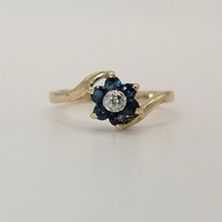 10 Karat Yellow Gold Blue Stones Flower Ring with Diamond Accent