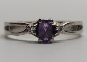 10 Karat White Gold Color Stone Ring - Size: 6.5