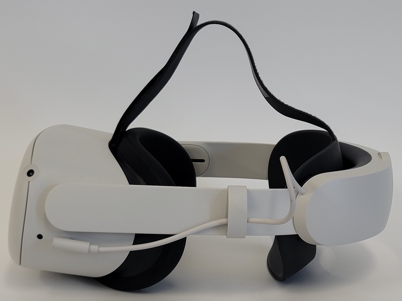 Meta Oculus Quest 2 64GB All-in-One VR Head Set & Controllers