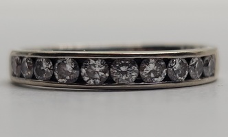 14 Karat White Gold 0.61ct Diamond Band Ring - Size: 8.25