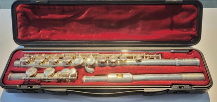 Yamaha 225SII Student Flute in Case