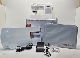 Singer Patchwork 7285Q Electronic Sewing and Quilting Machine