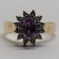 14 Karat Yellow Gold Cluster Ring - Size: 8.25