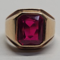 10 Karat Yellow Gold Solitaire Ring - Size: 10