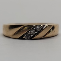 14 Karat Yellow Gold Men's Diamond Band Engagement Ring - Size: 6.25